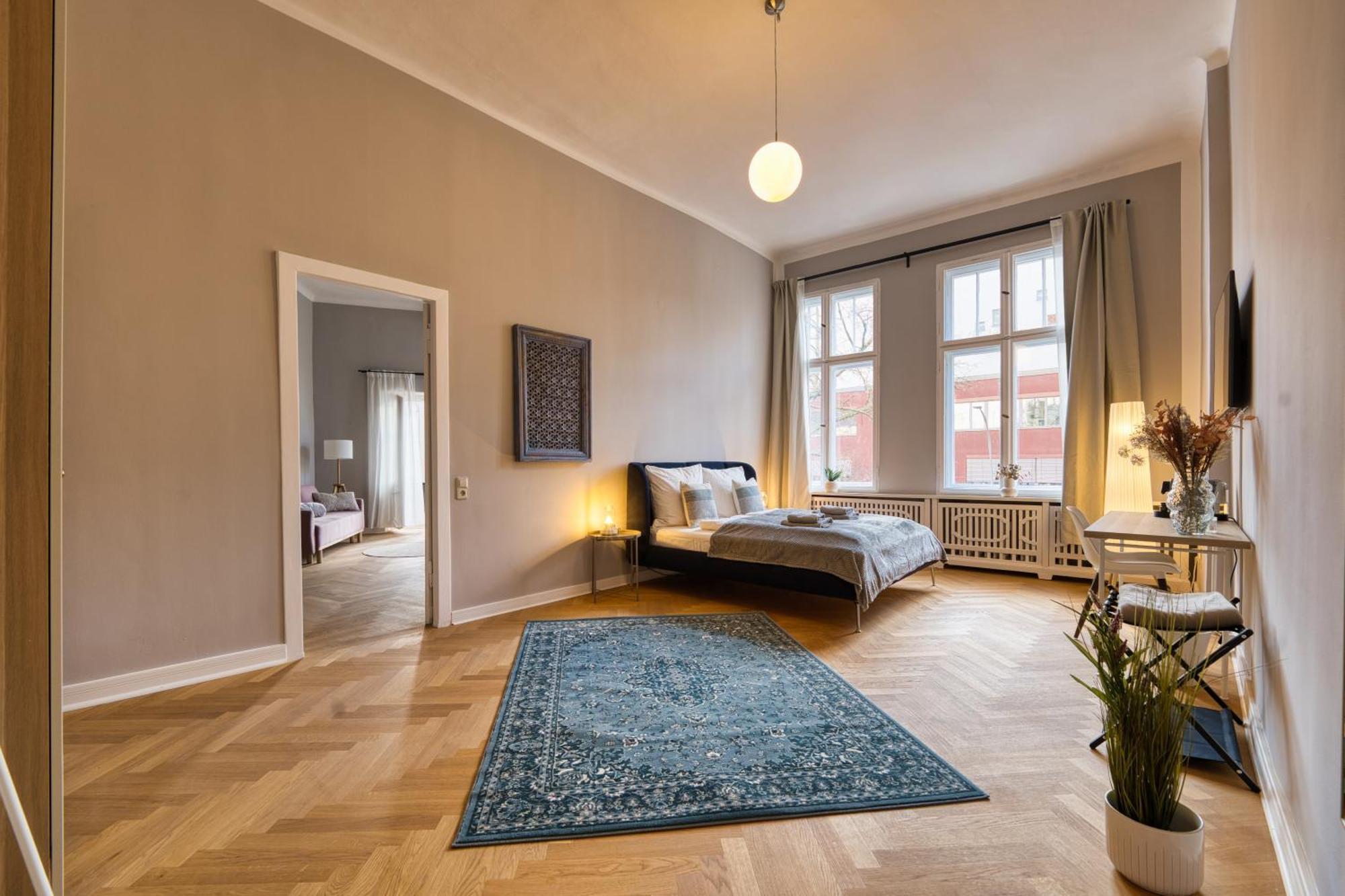 Jomi Stays, Brandenburgische Strasse 16 - Wohnen Beim Kurfuerstendamm * Berlim