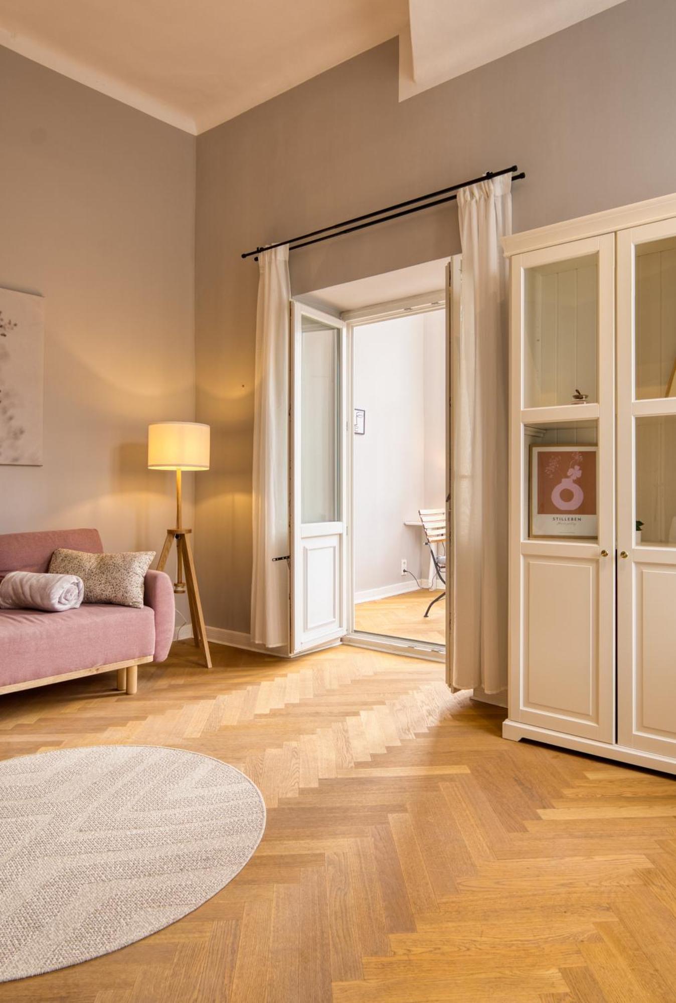 Hospedagem domiciliar Jomi Stays, Brandenburgische Strasse 16 - Wohnen Beim Kurfuerstendamm *